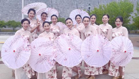 Chinese dancers